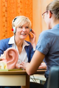 Аудиометрия чистого тона - это метод проверки слуха, используемый для оценки порога слуха
