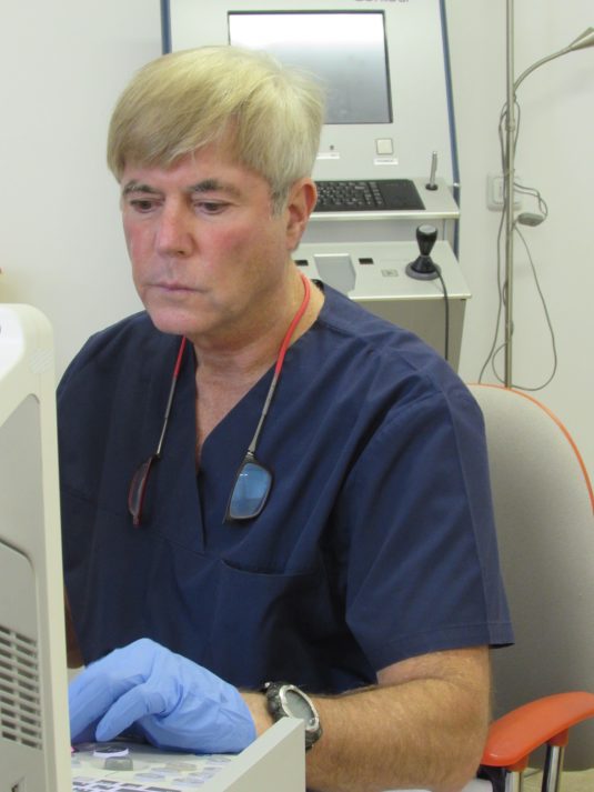 Доктор Джейр Галлий является руководителем клиники венозных заболеваний в Институте Мор в Тель-Авиве